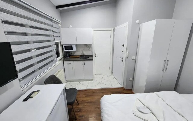 Aram Kerasi Rooms