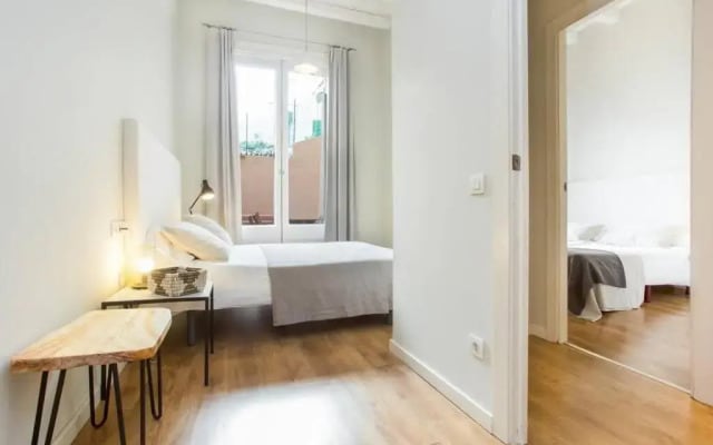 Bright and modern 4bedroom with terrace in Las Ramblas P1