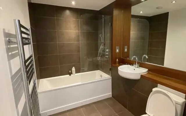 Peaceful 1BD Flat With Balcony - Bethnal Green