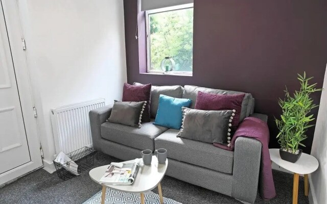 Stunning 4-bed House in Manchester