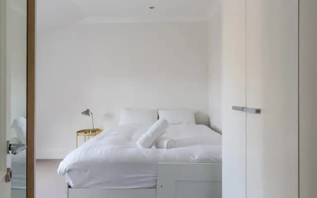 Huge 2 bed in Prime Location