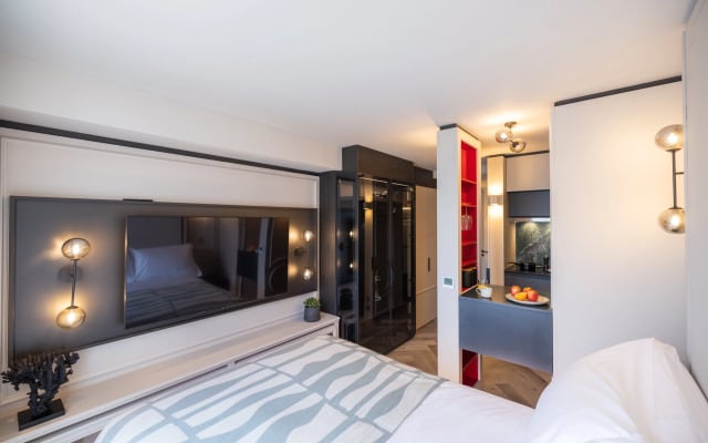 The Brondesbury by Nestor