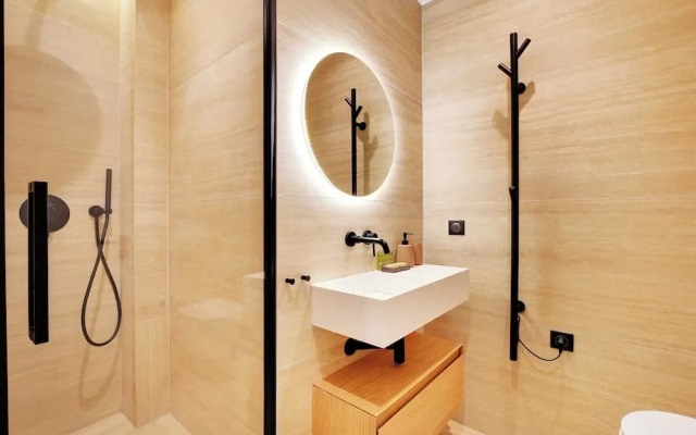 Authentic Apartment - 3br/6p - Moulin Rouge
