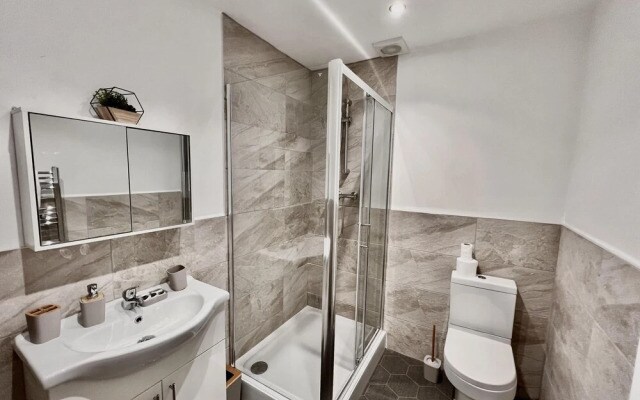 Charming 2-bed Apartment in Liverpool
