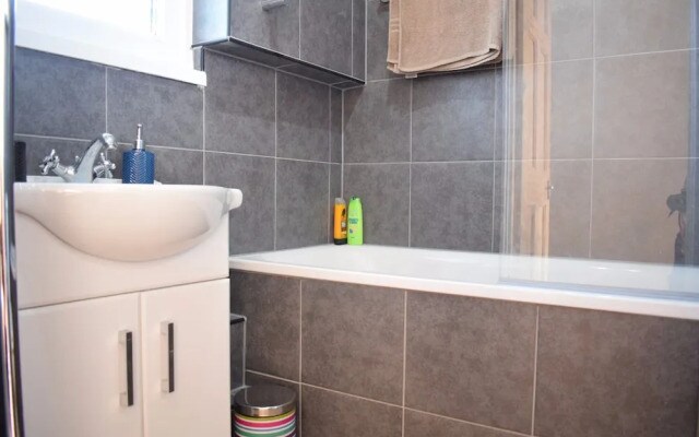 1 Bedroom Apartment Opposite Shoreditch Park