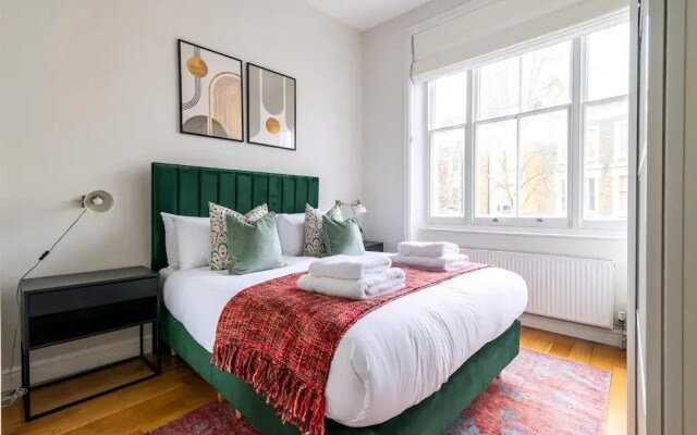 Fantastic Earls Court Flat