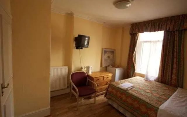 Camelot House Hotel
