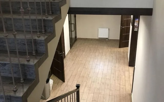 Hotel 18