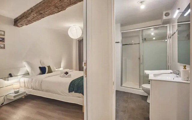 Superb Apartment in the Center of Paris by Stusioprestige