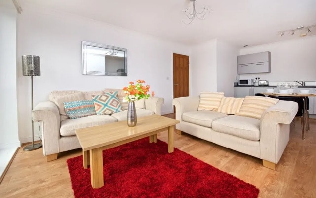Impeccable 2-bed Apartment