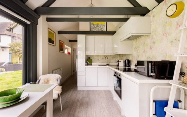 Robin s Nest 1 Bedroom Near Wimbledon