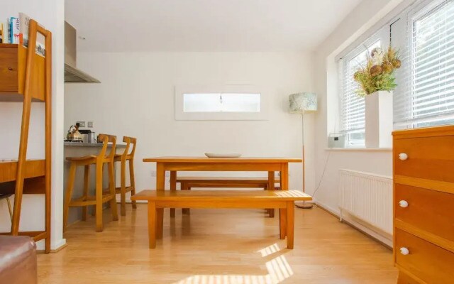 Warm 1 Bedroom Apartment with Balcony
