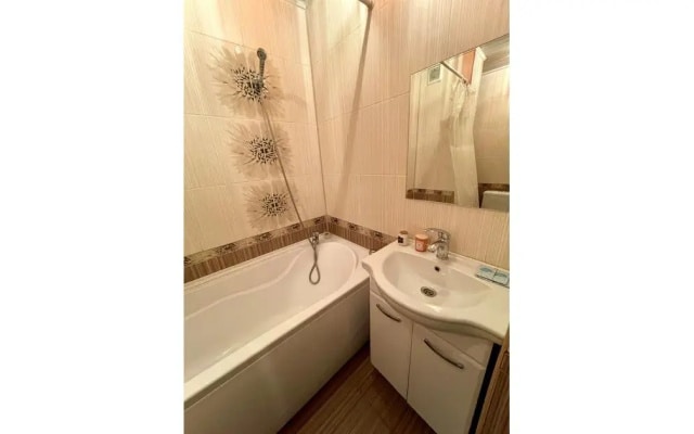 Home Hotel Stroiteley 79