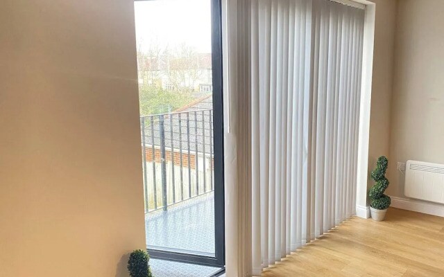 Charming 2-bedroom Apartment in the Heart of Beckenham