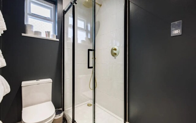 The Clapham Chambers - Stunning & Bright 3BDR Flat with Terrace