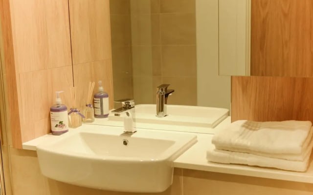 Greenwich West Apartments - Peymans