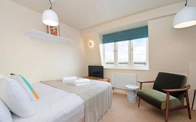 Studio in Historic Building Near Primrose Hill