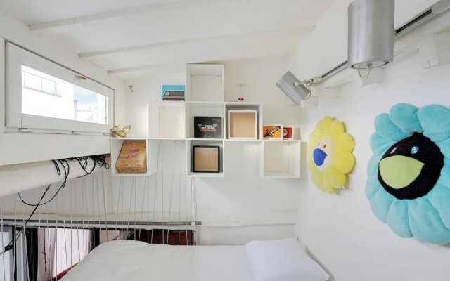 Spacious Apartment 2br/4p - Republique