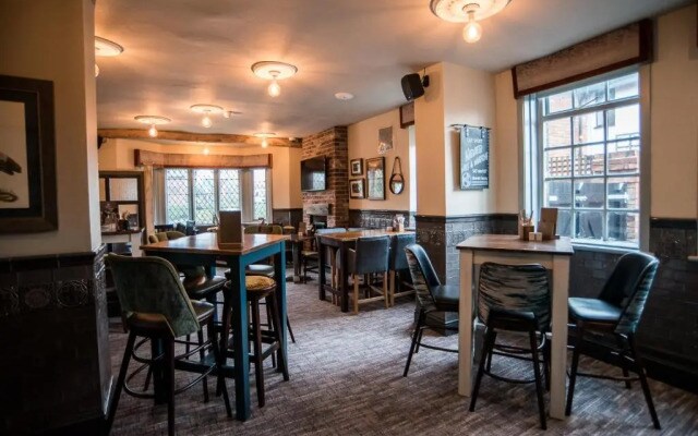 Cat & Lion Country Pub and Hotel