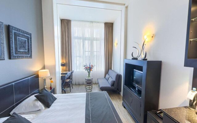 Hotel Chariot