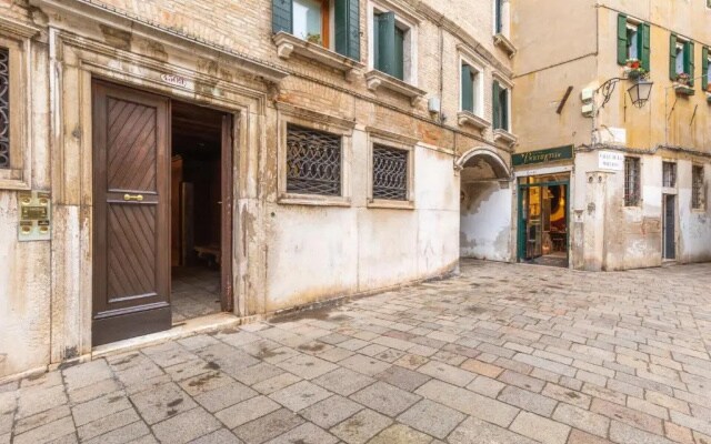 Ca' del Pozzo Loft Apartment