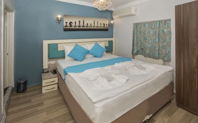 Royal Family Hotel