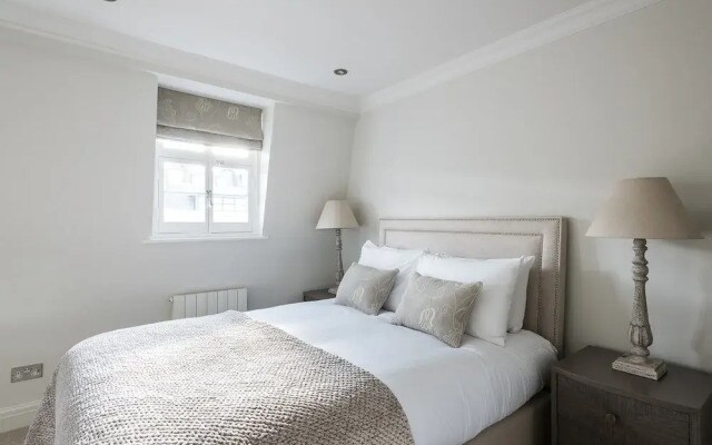 Ultra luxurious London home for 5-7