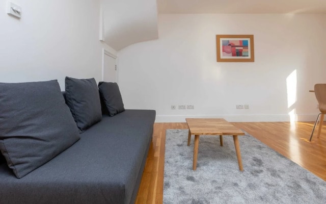 Spaciously Renovated 2BD Flat - Camden