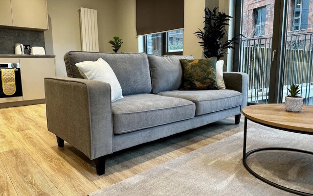 Spacious & Luxurious 2-bed Apartment in London