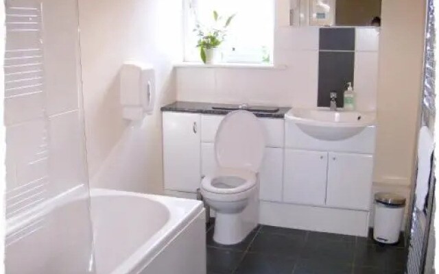 Igloo Backpackers Hostel & Annexe