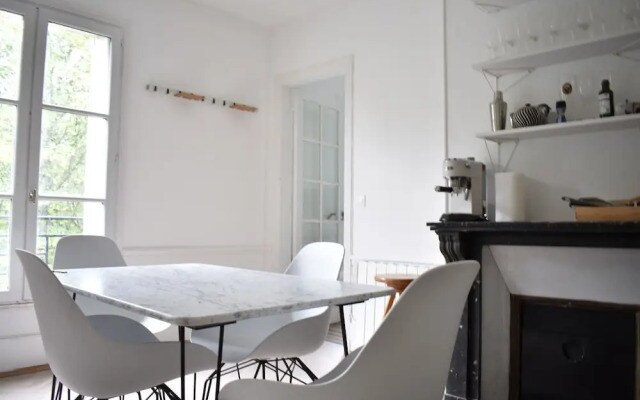 2 Bedroom Flat on Quai de Valmy