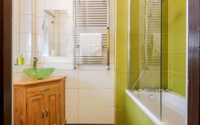 Tower Bridge Apartment