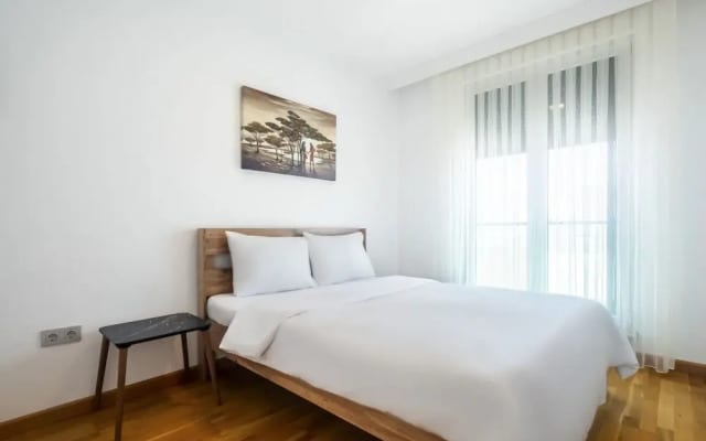 Chic Flat Near Public Transportation in Goztepe