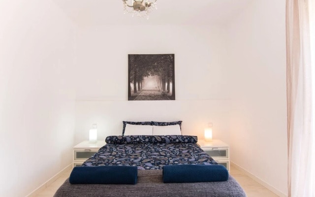 2B Apartment 5 Mins From Sagrada Familia