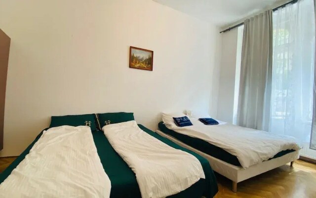 Hotel Apartment in Square Praha 2