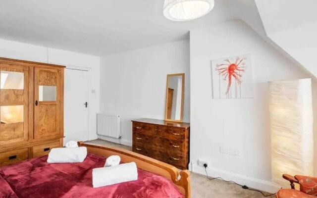 Duplex 3 Bedroom Flat Golders Green Central London