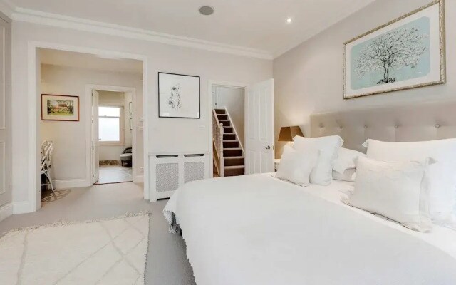 Stunning 4 bed Fulham Home With Garden
