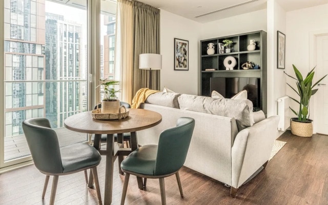Luxury Canary Wharf Apartment with Parking