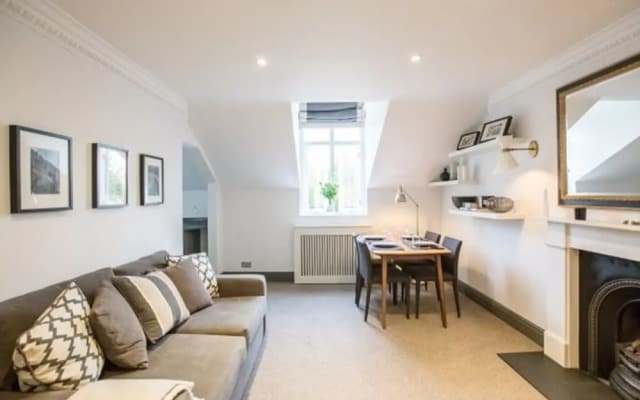 Eson2 - Bolton Gardens Lodge