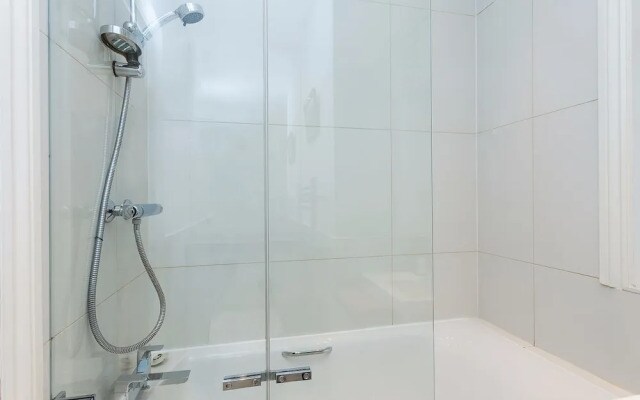 Bright 1 Bedroom Flat