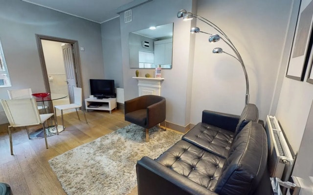Spacious One Bed Apartment in Cleveland, Fitzrovia