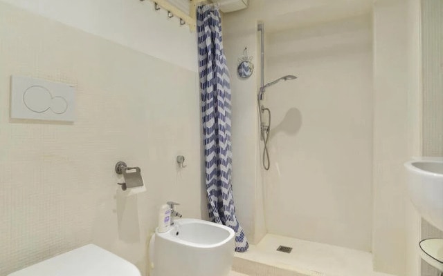 Modern Colosseo Apartment - Center
