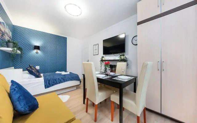 UNIT Short Rent Apartment by Warsaw Metro Station