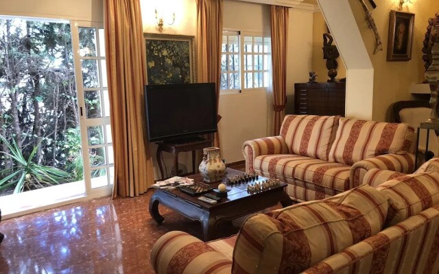 Rentcostadelsol Villa Pinares