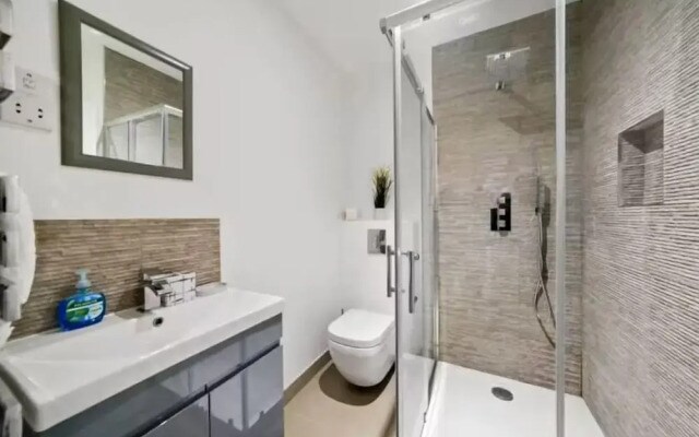 Flat 2 Victoria Grove