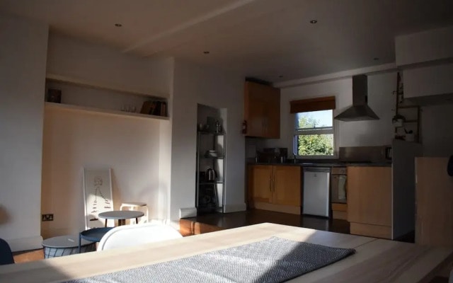 2 Bedroom Property in Brixton