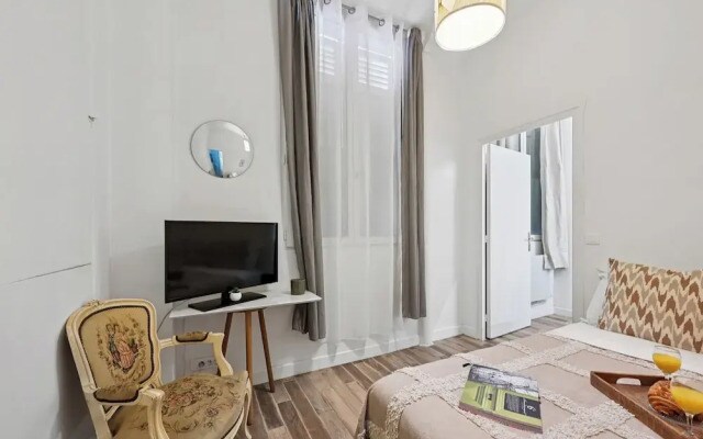 Stylish 1BR Flat Near Luxembourg Gardens