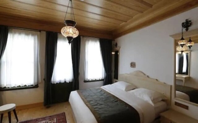 401 Old City Brand New Spacious With Balcony