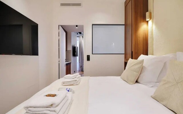 Elegant Comfort in the Heart of Paris-notre Dame