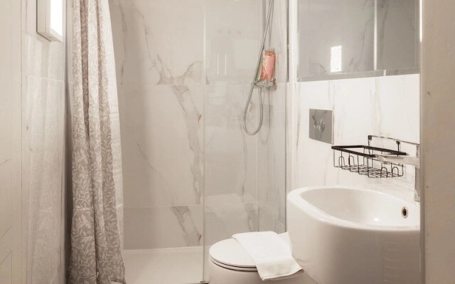 Apts in the Heart of High st Kensington
